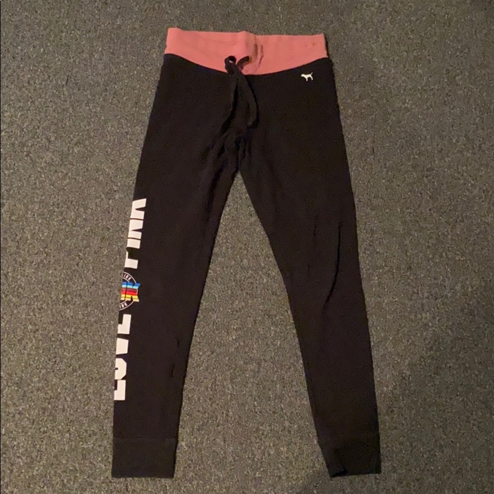 PINK yoga leggings